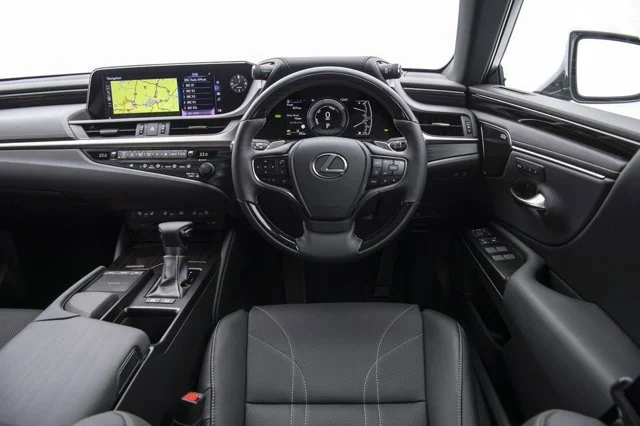 Lexus Es 350 interior view