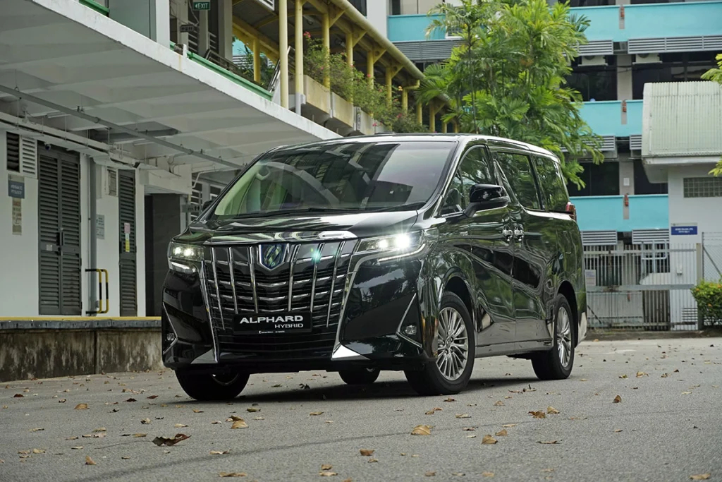 Toyota Alphard front View