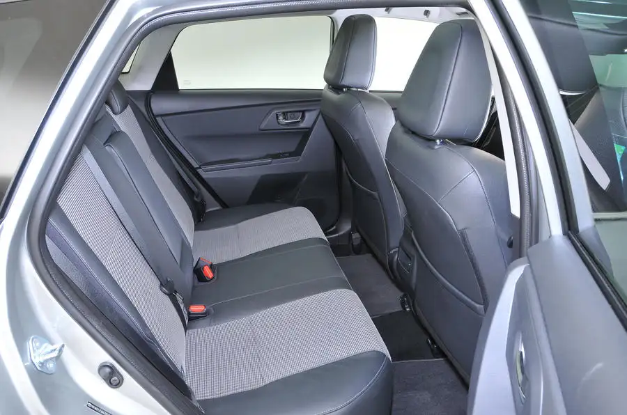 Toyota Auris Rear seats