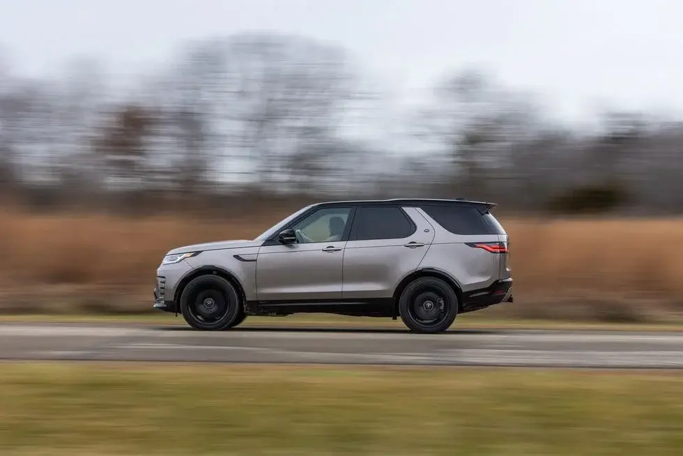 2021 Land Rover Discovery Sport Front View