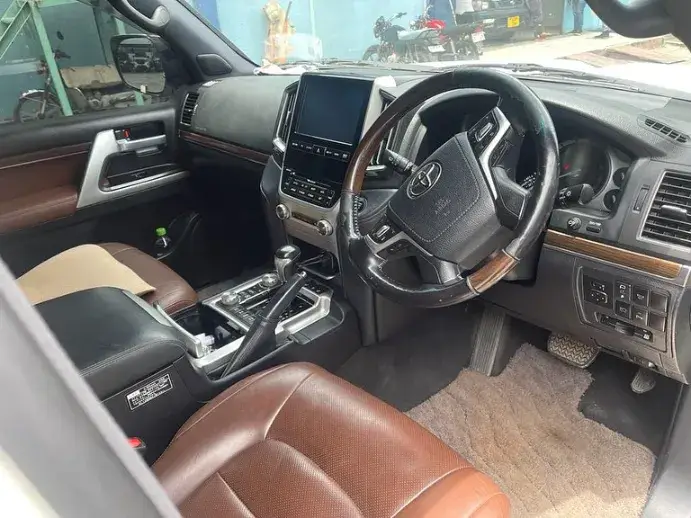 Toyota V8 for Sale in Kenya
