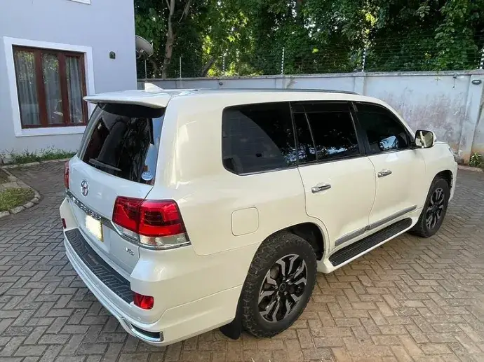 Toyota V8 for Sale in Nairobi