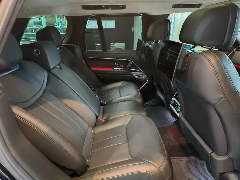 2023 Land Rover Range Rover Rear Seat

