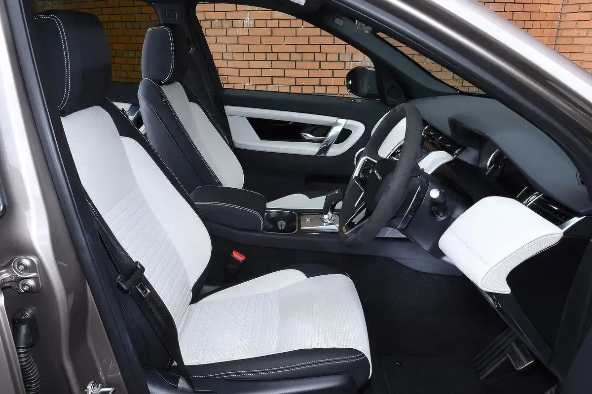2021 Land Rover Discovery Sport Baby seats 