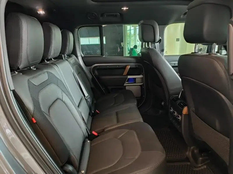 2023 Land Rover Defender Rear Seat
