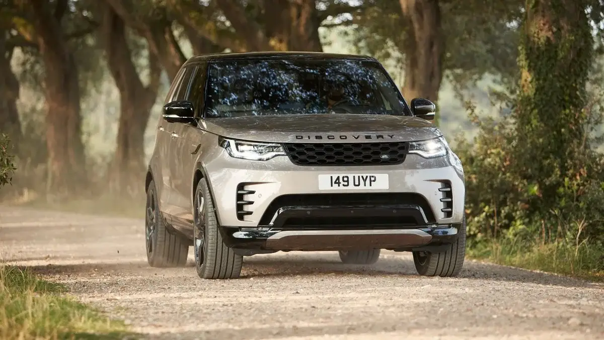 2021 Land Rover Discovery Sport Front and left View